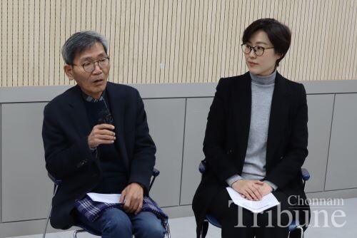 Journalist Kim Joo-wan (left) and Director Kim Hyun-ji