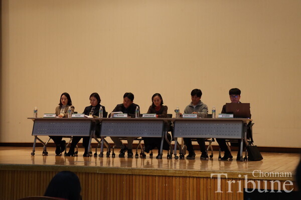 A policy public hearing about adjusting the academic grade ratio was held at Convention Hall located in Yongji-Gwan on February 16.
