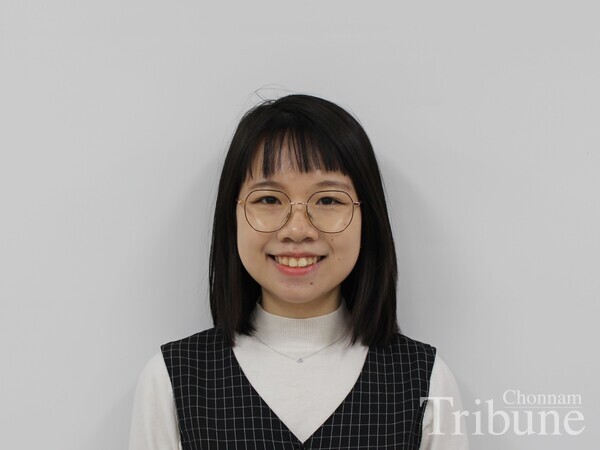 Hoang Thi Le Tra, Freshman, Faculty of Business Administration, Vietnam