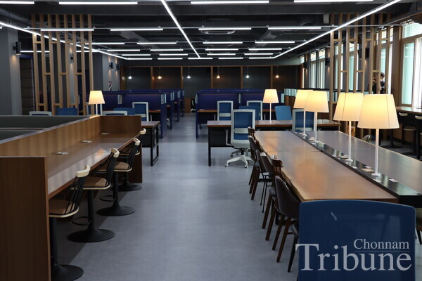 A full view of the new reading room