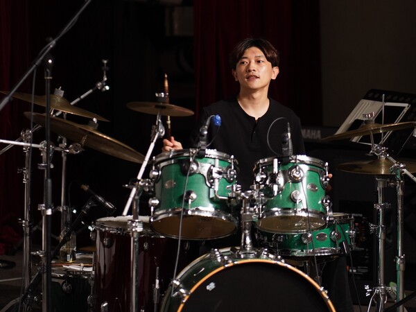 At the drum recital "Rhythmic Eyes" in 2021