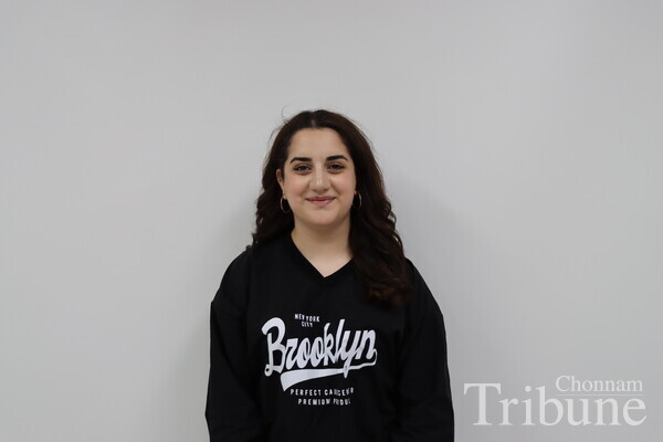 Anahit Aharonyan, Exchange Student, Dept. of Communication, Armenia(Student from the Earlham College, USA)