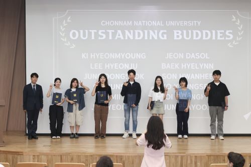 Outstanding Buddy awardees pose for a picture during the farewell ceremony.