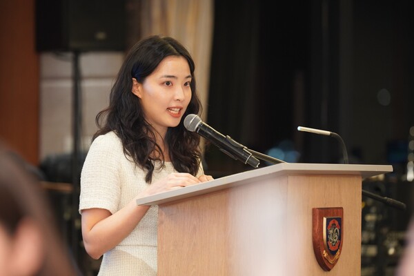 Giving a speech at the farewell party on behalf of Korean student interns