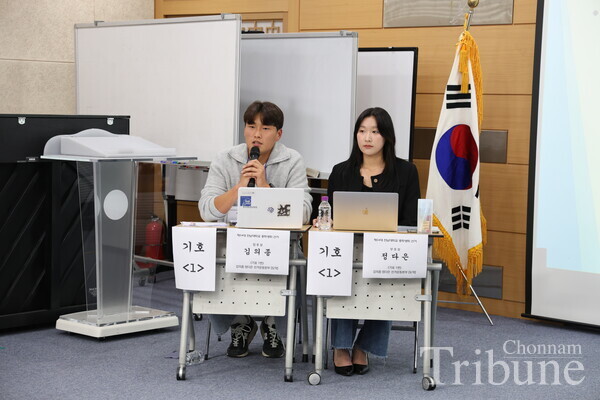 Kim Eui-jong answers the question regarding their one of pledges, student-oriented Success Table.