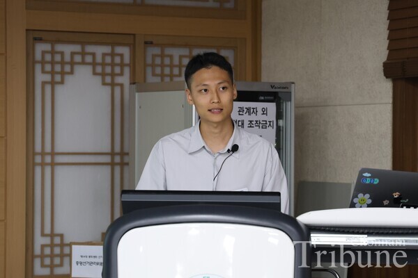 Central Election Commission (CEC) Chairman Yoo Sung-min speaks at the opening of the public hearing.