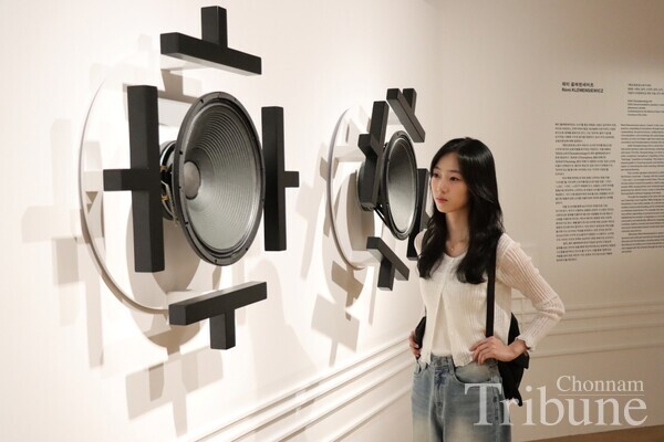 A student attends an art exhibition at the Asia Culture Center on May 6.
