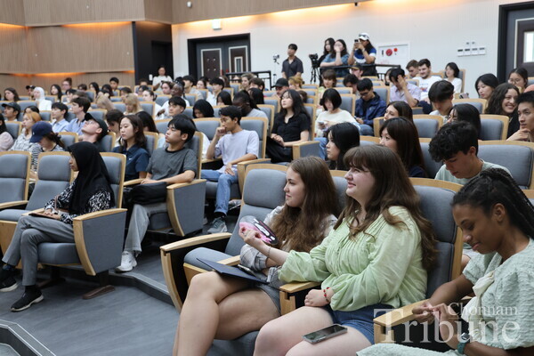 Students participate in the farewell ceremony of the 2025 CNU ISS.