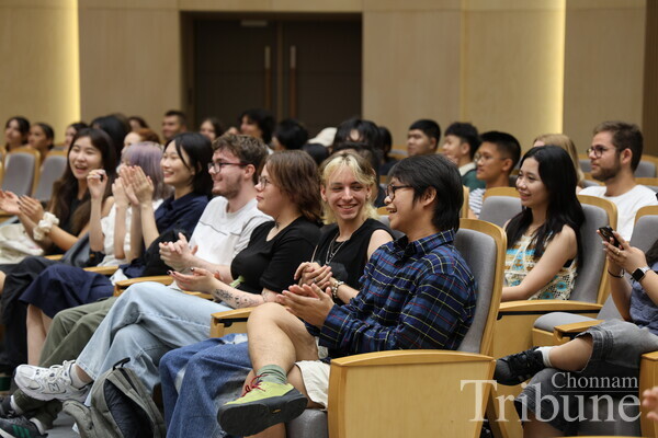 Foreign exchange students enjoy their orientation program in a relaxed atmosphere.