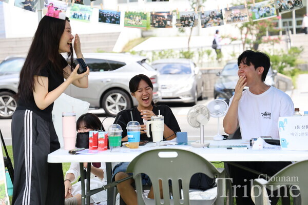 Club members enjoy teamwork.