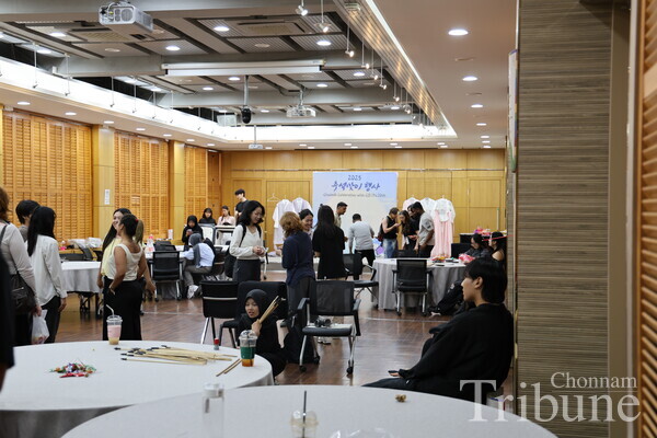 International students gather for the Chuseok Festival at CNU.