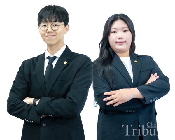 Yun Dong-kyu (left) and Kim Kyung-seo